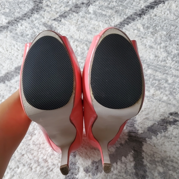 Pink peep toe heels - Picture 3 of 5